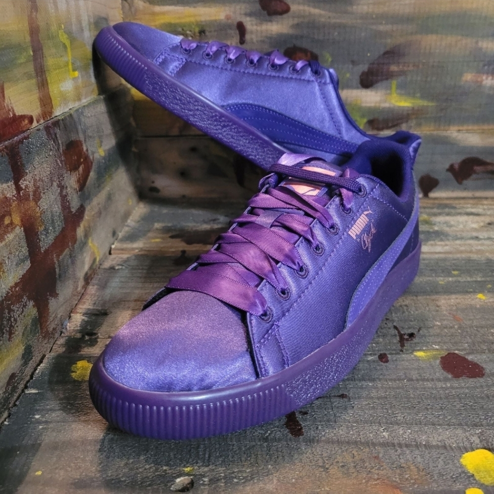 Women Puma athletic shoes size 8.5 new